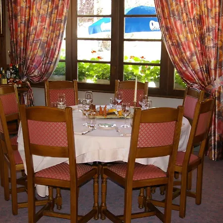 Le Bellevue 3* Saint-Hippolyte (Doubs)